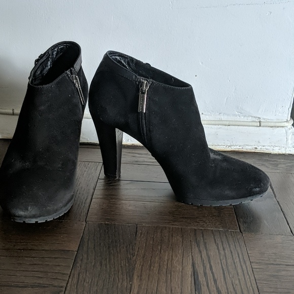 BARELY WORN - Aquatalia booties - Picture 1 of 1